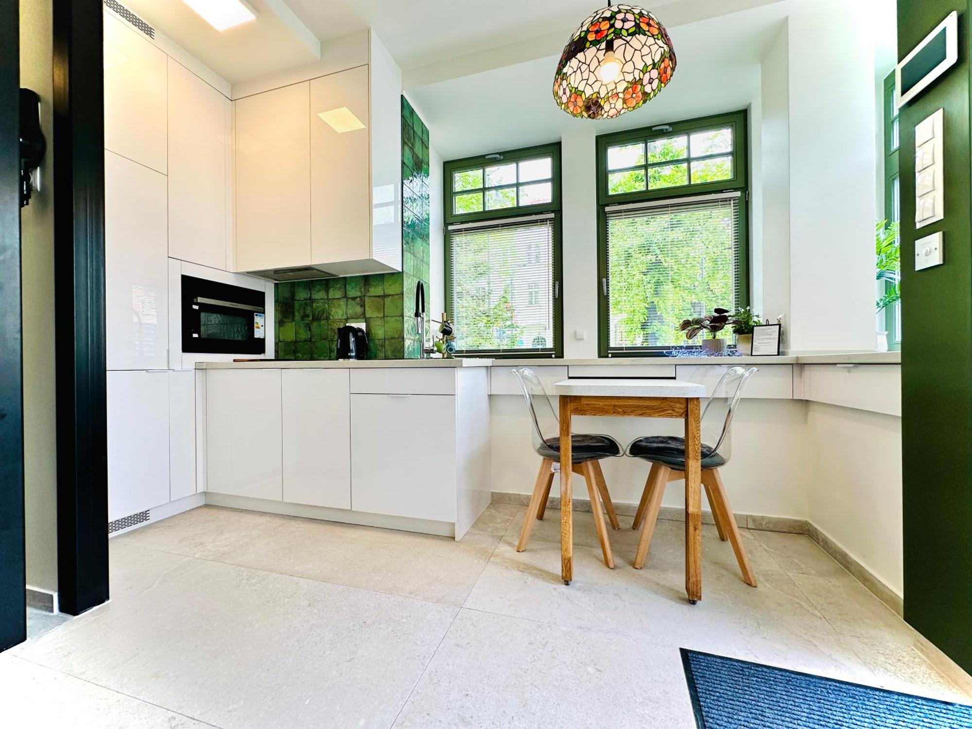 Evergreen House Apartment *